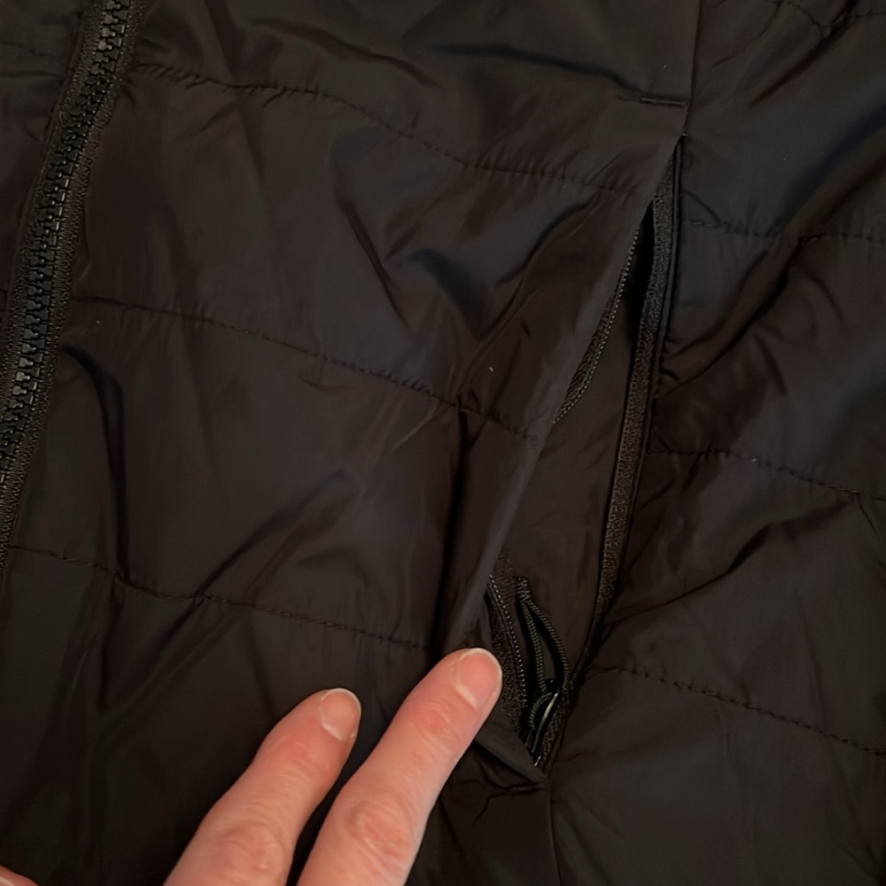 Women’s Black North Face Jacket size Medium Preowned like new - Picture 5 of 10
